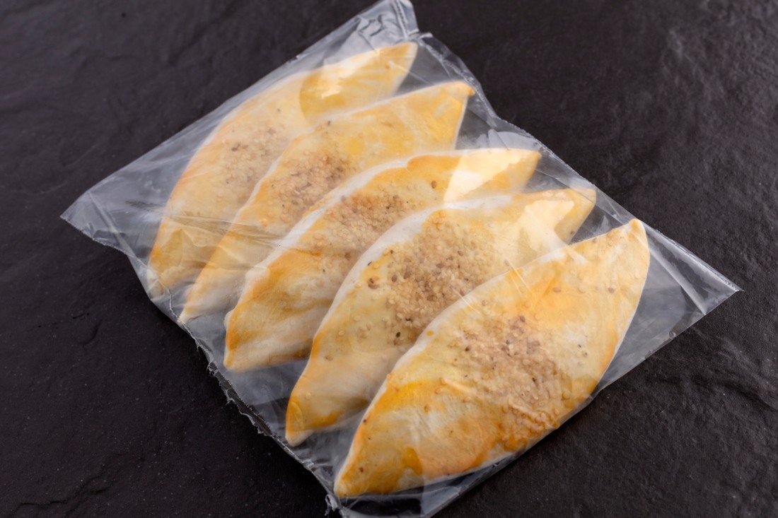 ÇİĞ DONUK KARAKÖY BÖREĞİ KAŞARLI (5adetx100g)