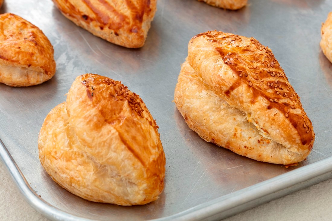 KARAKÖY BÖREĞİ KAŞARLI 100 gr