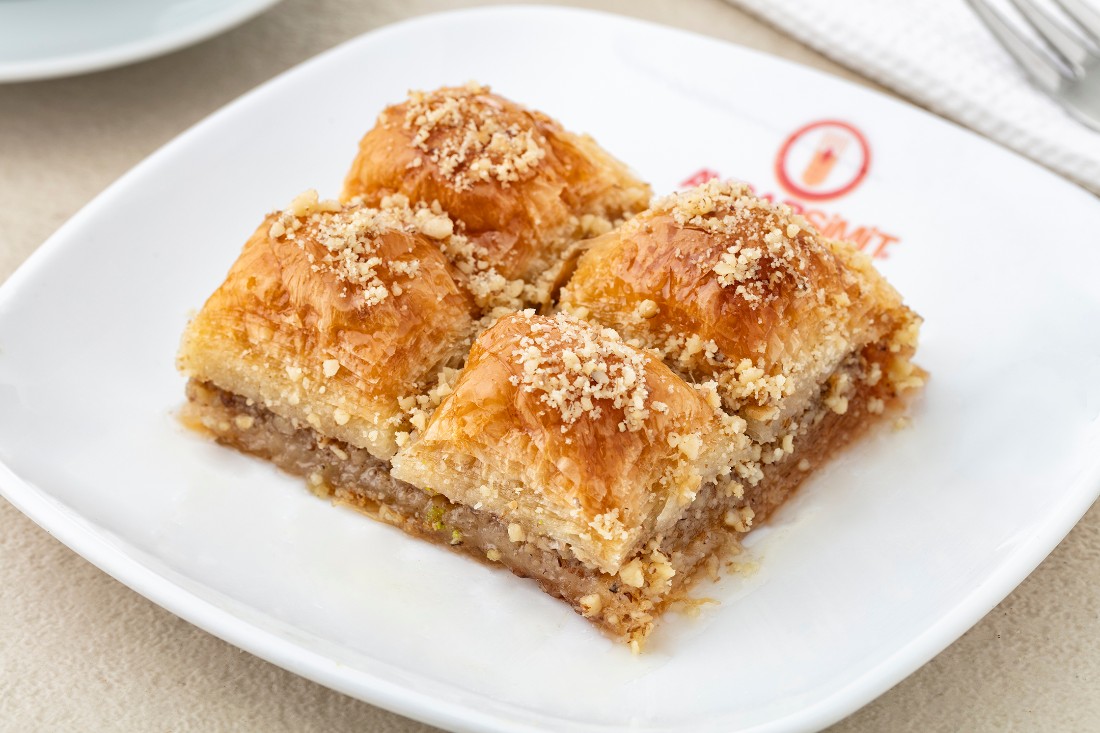 CEVİZLİ BAKLAVA (KG)